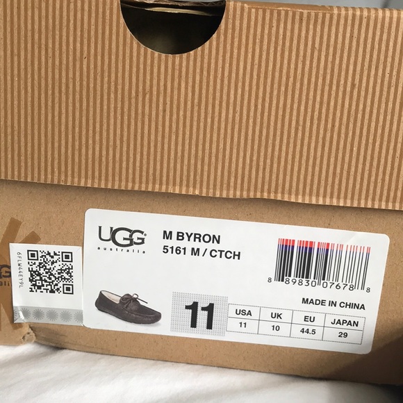 Ugg Slippers - Picture 4 of 6